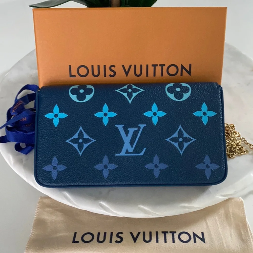 😍2023 BY THE POOL Louis Vuitton Félicie Pochette GRADIENT Blue M82349